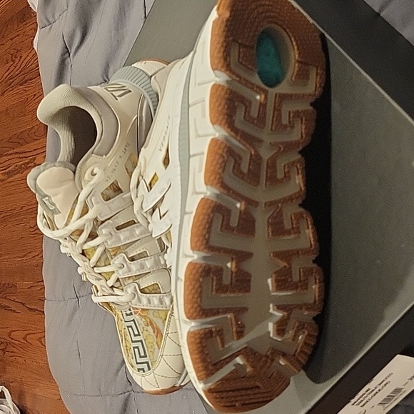 BRAND NEW Versace Trigreca Sneakers WOMEN 39 9 WITH BOX - Picture 2 of 14